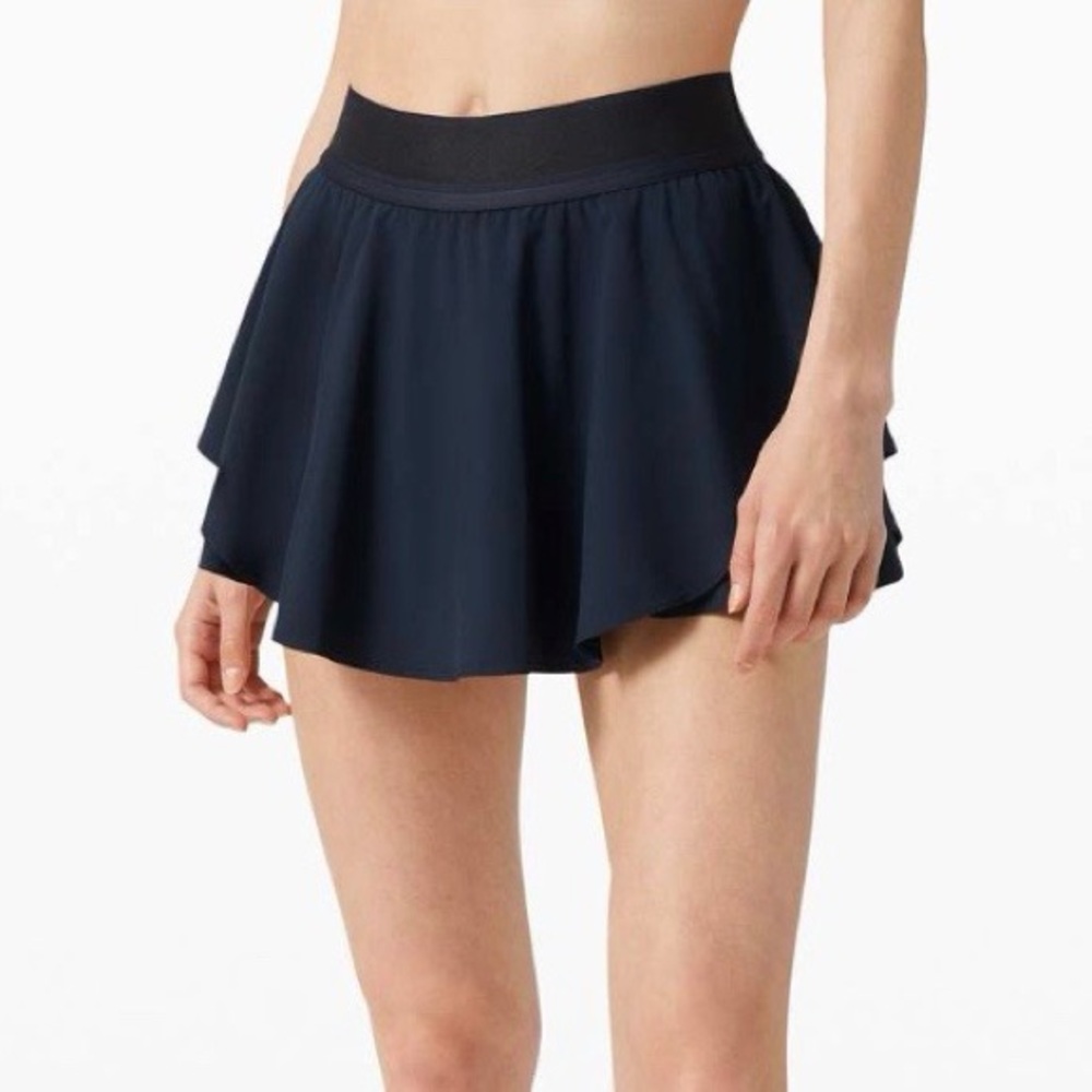 Lululemon high rise women’s court rival skirt in navy